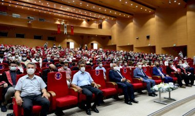 Üniversitemiz Tıp Fakültesi 18. Dönem Mezunları, Doktorluğa İlk Adımlarını Attı