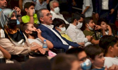 Başkan Güngör Gençlerle Şafak Vakti’ni İzledi