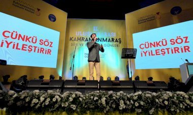 Sanatseverler Şiir Gecesine Akın Etti