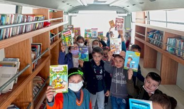 Gezici Kütüphane’den Miniklere Tatil Sonrası Sürpriz