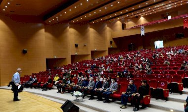 Salman Kapanoğlu’nun ‘Bir Tatlı Tebessüm’ Stand Up Gösterisi Büyük Beğeni Topladı