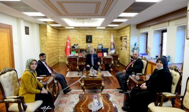 Üniversitemiz Rektörü Prof. Dr. Niyazi Can, Harp Malulü Gaziler, Şehit Dul ve Yetimleri Derneği Kahramanmaraş Şubesi Yönetimini Kabul Etti