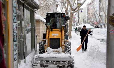 Başkan Gürbüz; “Tüm Ekiplerimizle Sahadayız”