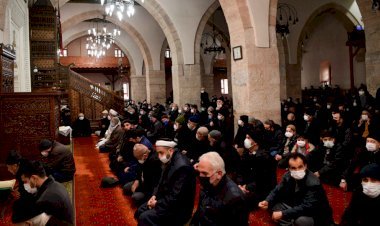 Tüm Camilerde Mevlid-i Şerif Okundu