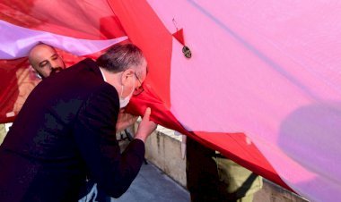 İstiklal Madalyası Şanlı Bayrağımızda