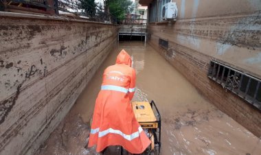 Büyükşehir İtfaiyesi Şanlıurfa’da Çalışmalarını Sürdürüyor