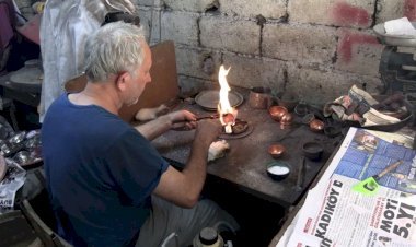 Ateşin başında alın teriyle mesleklerini yaşatıyorlar