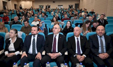 KSÜ’de 21. Yüzyıl Gençlik Yetkinlikleri ve Sivil Toplum Çalışmaları Konferansı Düzenlendi