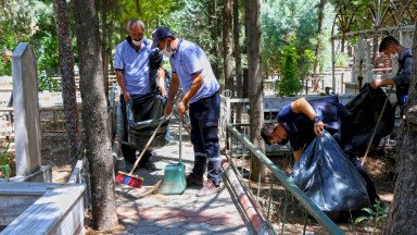 Şeyhadil Mezarlığında Çevre Düzenlemesi Yapılıyor