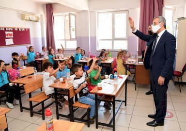 Başkan Güngör Öğrencilerin Mutluluğunu Paylaştı