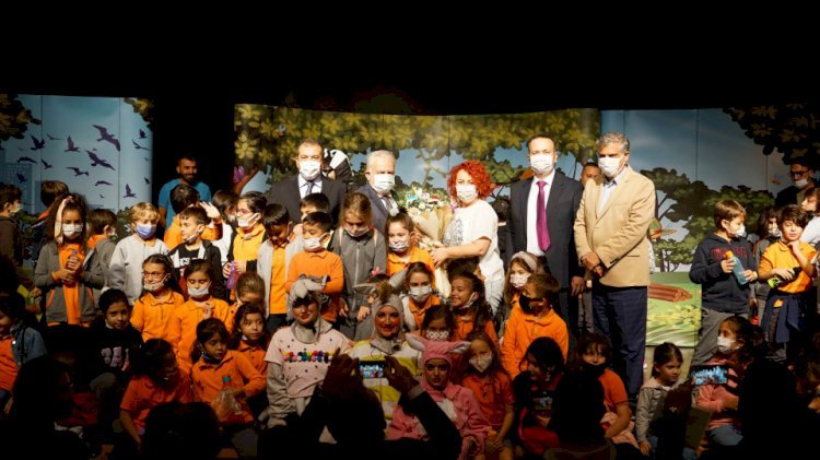 Miniklerden Çocuk Tiyatrosuna Büyük İlgi