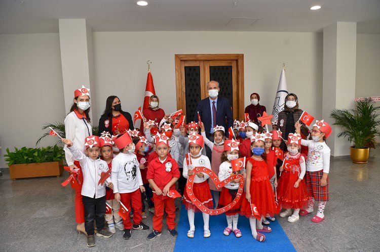 Kamu Külliyesi’nde Ana Okulu Öğrencilerinin 29 Ekim Heyecanı