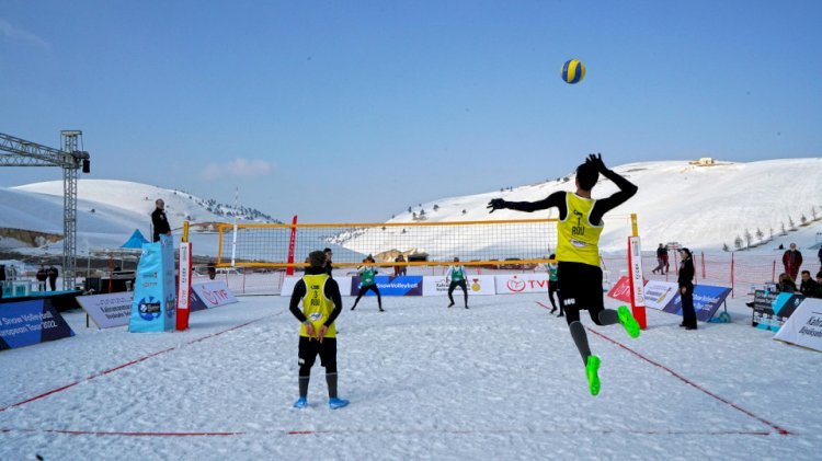 Yedikuyular’da Kar Voleybolu Avrupa Turu Başladı