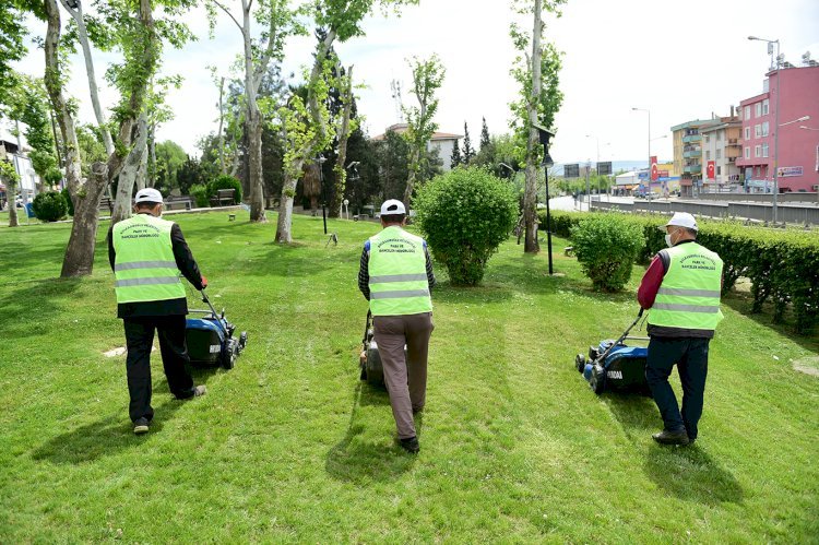 ULKADİROĞLU BELEDİYESİ’NDEN BAYRAM ÖNCESİ PARK VE BAHÇELERDE SIKI HAZIRLIK