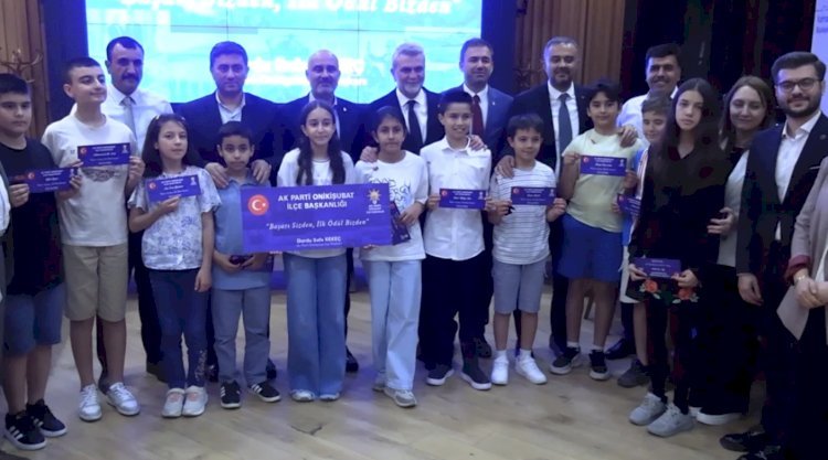 Bursluluk sınavında üstün başarı gösteren 11 öğrenci için ödül töreni düzenlendi
