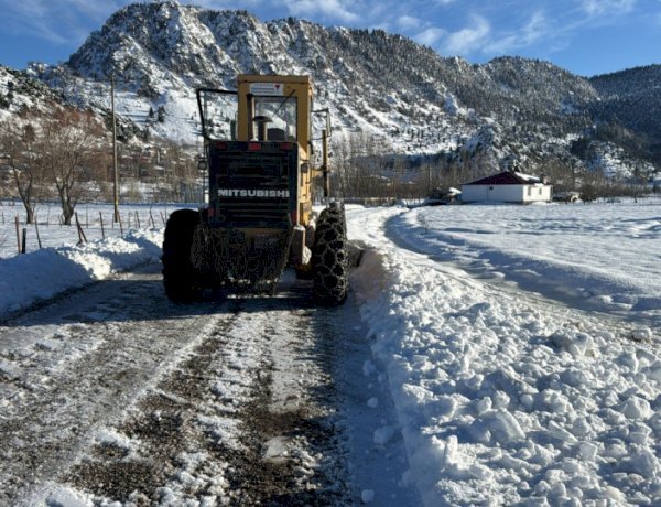 Büyükşehir’in Kırsalda Karla Mücadelesi Kesintisiz Sürüyor