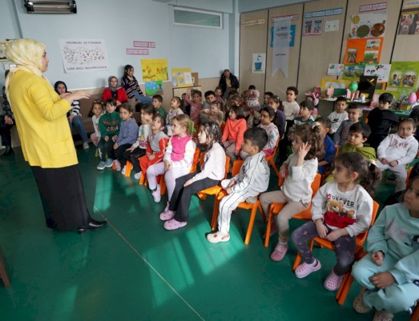 Büyükşehir’den Miniklere Masal Şöleni