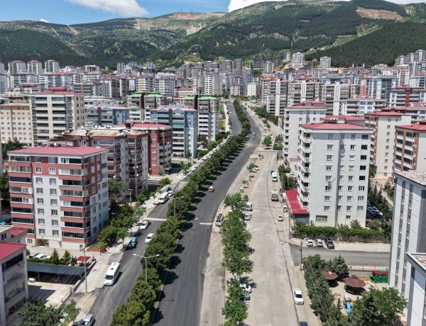 Büyükşehir, Ahır Dağı Caddesi’nde Asfalt Serimini Tamamladı